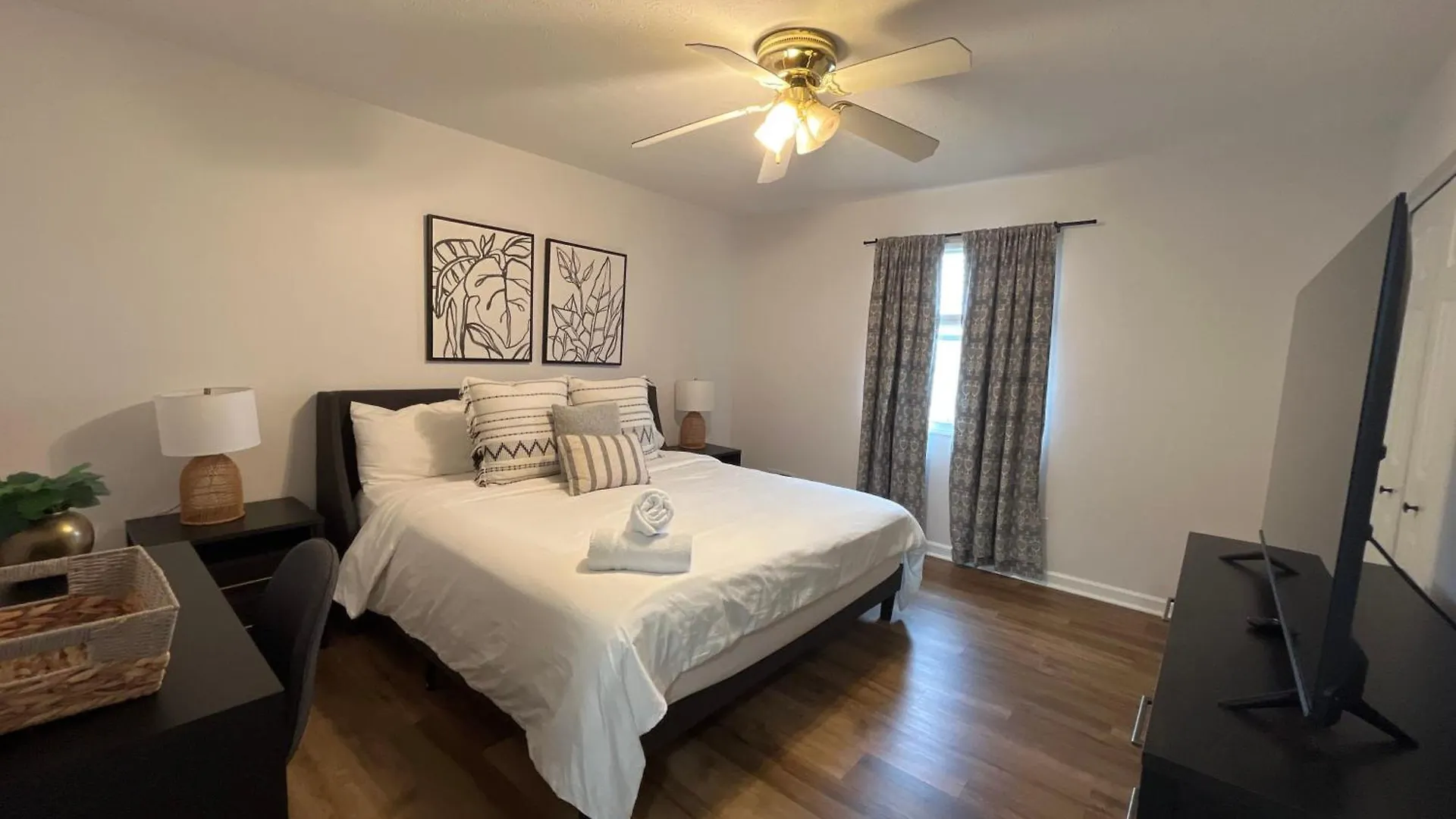 Sleek Modern 2-Bedroom Townhouse Near Bardstown Rd Louisville Semesterbostad